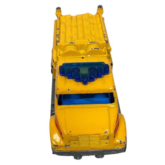 Vintage 1998 Mattel Matchbox International Pumper Rescue Truck 1/100 Scale - Picture 2 of 10